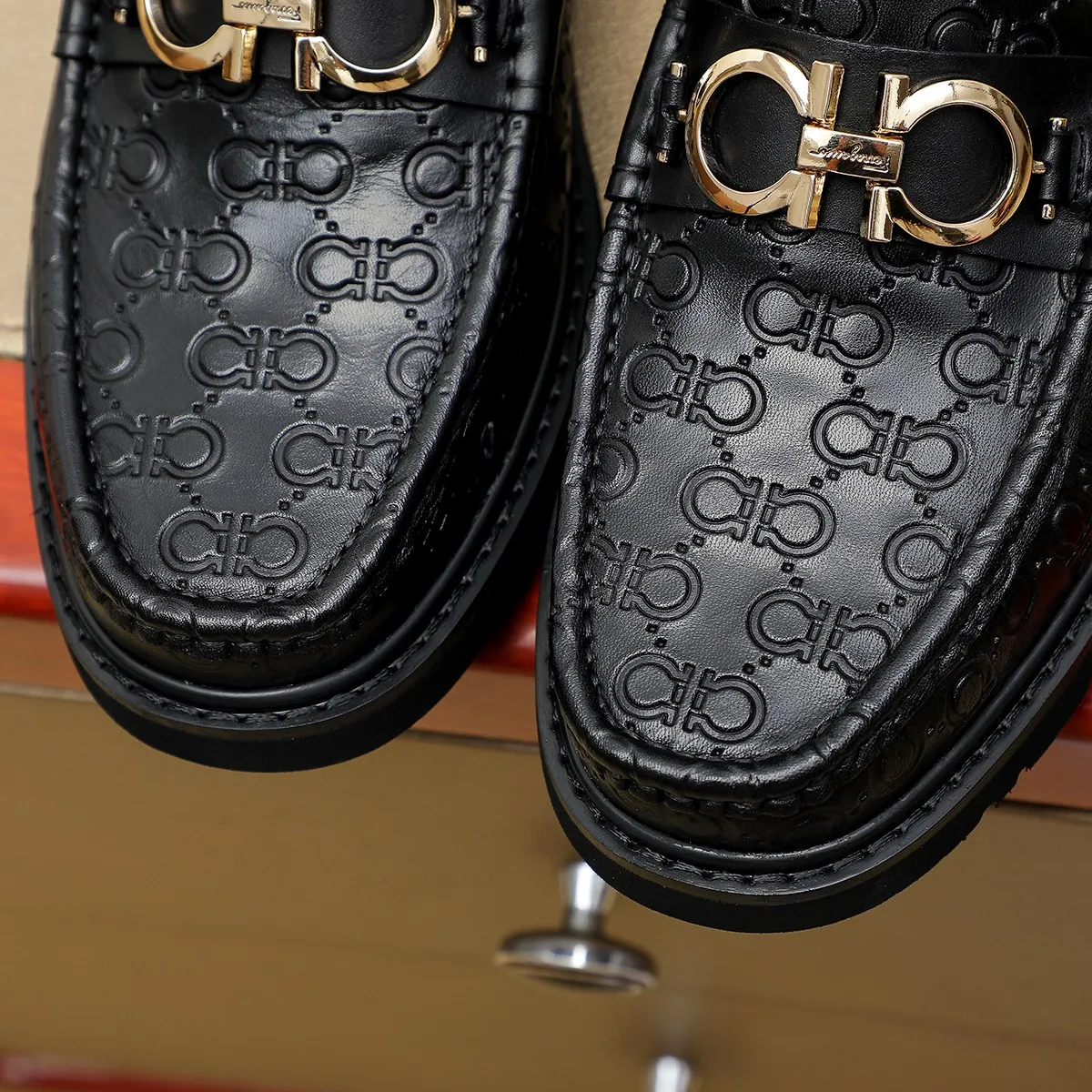 Men's shoes 💰500 Ferragamo [Ferragamo] top imported suit men's shoes 💯Original copy of the official website, product materials: selected imported embossed calfskin + luxury hardware buckle accessories ~ imported water-dyed cow 🐂 leather lining. Strong three-dimensional visual effect, original combination outsole, multiple colors available😘 Size: 38-44 (.45.46.4. Customized)